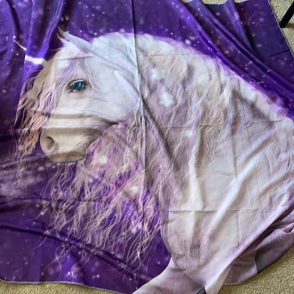 Beautiful unicorn wall tapestry